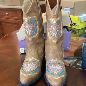 Roper Girls.Brown with glitter cowgirls boots. Square Toe. Used only a few times